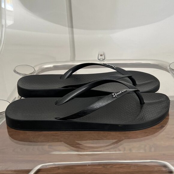 Ipanema Ana Tan Flip Flops - Picture 2 of 6